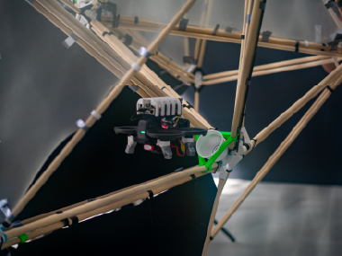 標準性能評価ドローンチャレンジ競技風景