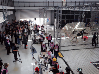 標準性能評価ドローンチャレンジ競技風景